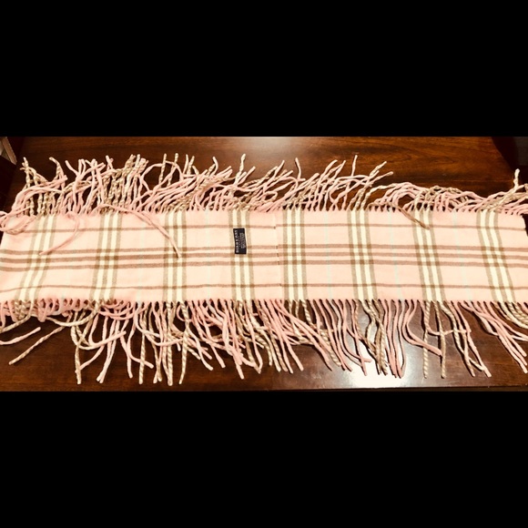 Authentic Burberry fringed cashmere scarf - Picture 3 of 3